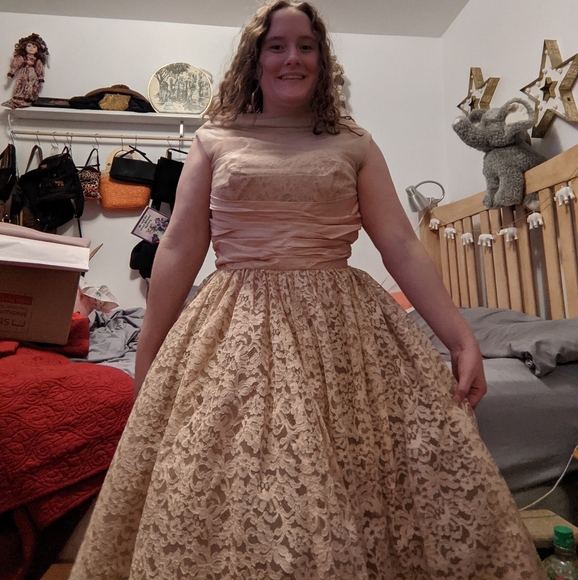 Peachy 1950s tea length party dress - Picture 6 of 9